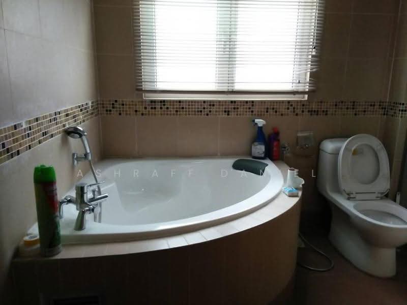 Semi-Detached House for Sale in Taman Segambut (Jalan Kuching) - Ashraff Daniel - Bathroom - PropertyGuru.com.my