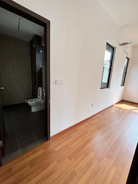 Rumah Berkembar untuk Dijual di Taman Tasik Semenyih (Semenyih) - Terence Yap - Bathroom - PropertyGuru.com.my