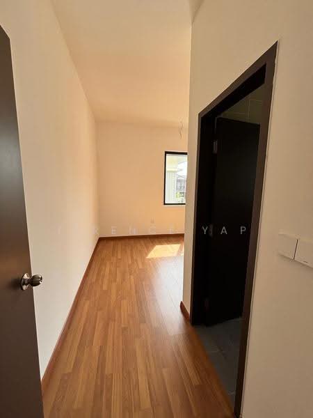 Rumah Berkembar untuk Dijual di Taman Tasik Semenyih (Semenyih) - Terence Yap - Corridor - PropertyGuru.com.my