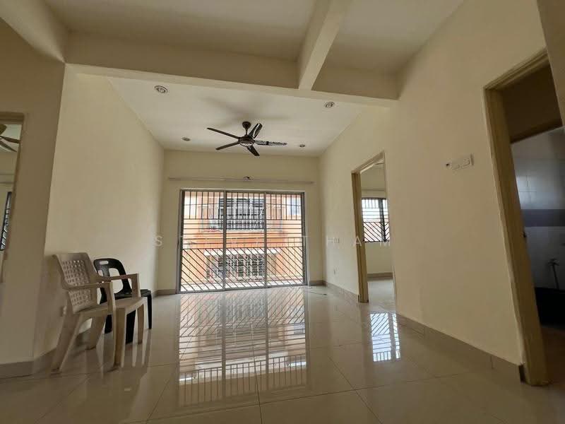 2-storey Terraced House for Rent in Taman Puncak Jalil (Seri Kembangan) - Steve Tham - Living Room - PropertyGuru.com.my