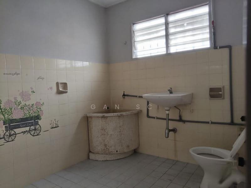 2-storey Terraced House for Sale in Batu Caves (Kuala Lumpur) - Gan SC - Bathroom - PropertyGuru.com.my
