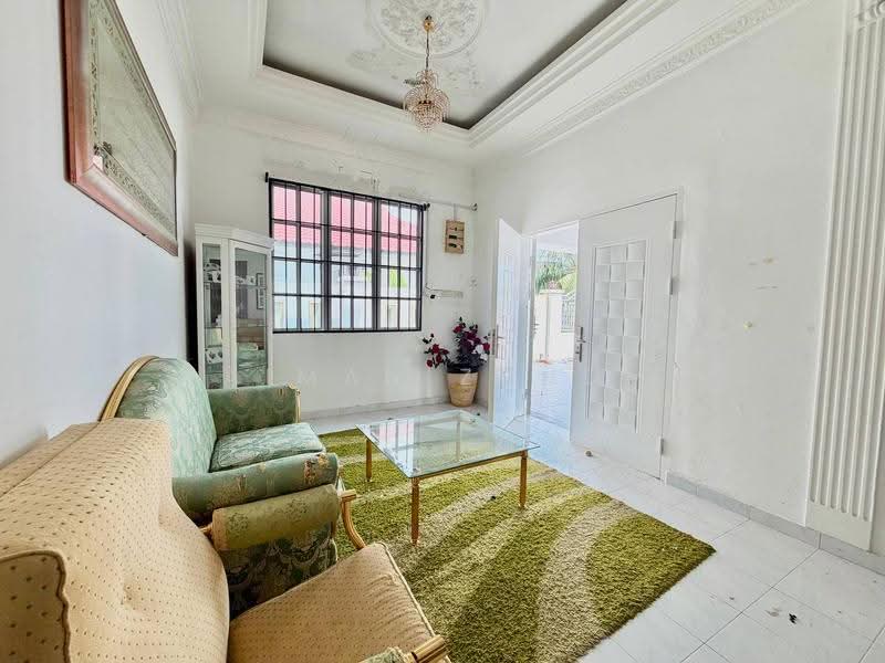 Bungalow House for Sale in Taman Ampang Indah (Kuala Kubu Bharu) - AIMAN ZUHDI - Living Room - PropertyGuru.com.my