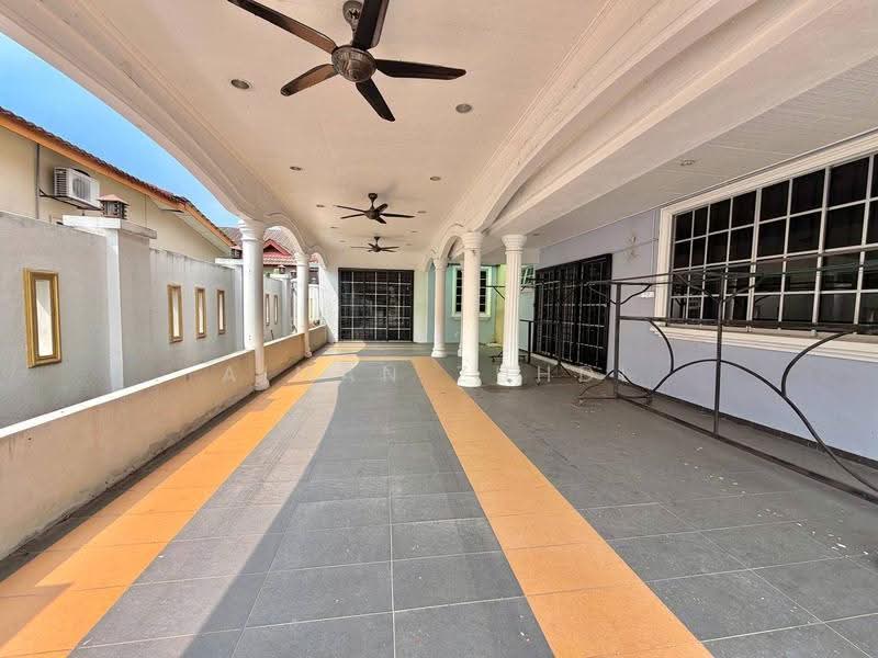 Bungalow House for Sale in Taman Ampang Indah (Kuala Kubu Bharu) - AIMAN ZUHDI - Exterior - PropertyGuru.com.my