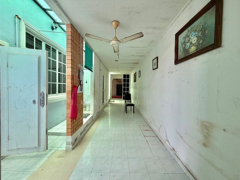 Bungalow House for Sale in Taman Ampang Indah (Kuala Kubu Bharu) - AIMAN ZUHDI - Corridor - PropertyGuru.com.my