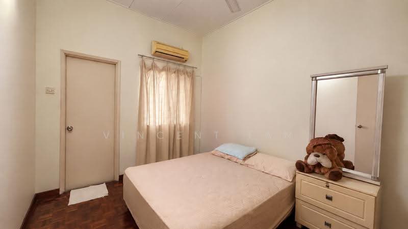 2-storey Terraced House for Sale in Bandar Sri Damansara (Selangor) - Vincent Tan - Bedroom - PropertyGuru.com.my