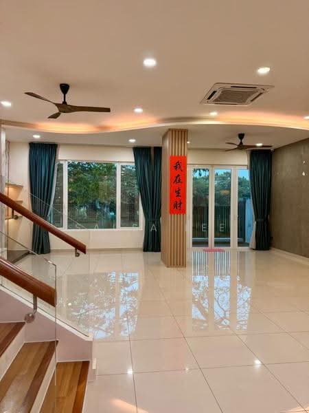 Semi-Detached House for Sale in Taman Molek (Johor Bahru) - Sausa Lee - Living Room - PropertyGuru.com.my