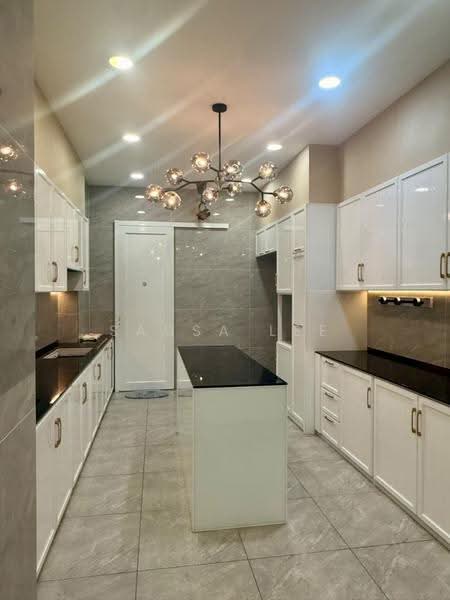 Semi-Detached House for Sale in Taman Molek (Johor Bahru) - Sausa Lee - Kitchen - PropertyGuru.com.my