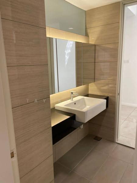 Kondominium untuk Disewa di The WaterEdge (Pinggiran Air) - Tay Ai Ting - Bathroom - PropertyGuru.com.my