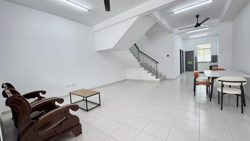 Rumah Teres 2-Tingkat untuk Disewa di Rawang (Selangor) - Lau Ia Ein - Living Room - PropertyGuru.com.my