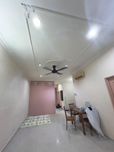 Rumah Teres 1-Tingkat untuk Dijual di Bandar Tasik Puteri (Rawang) - Tom Yip - Living Room - PropertyGuru.com.my