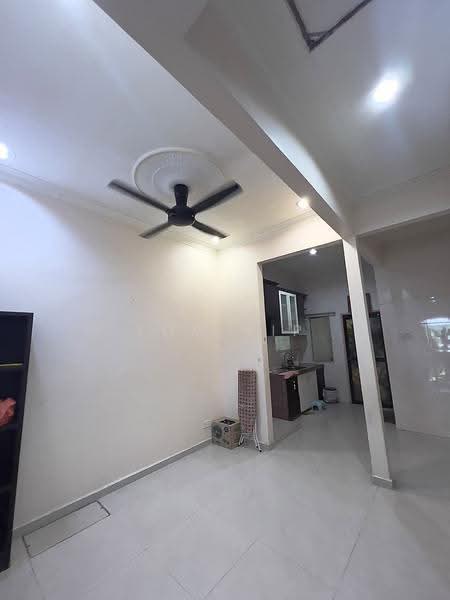 Rumah Teres 1-Tingkat untuk Dijual di Bandar Tasik Puteri (Rawang) - Tom Yip - Living Room - PropertyGuru.com.my