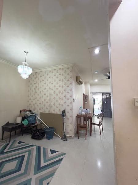 Rumah Teres 1-Tingkat untuk Dijual di Bandar Tasik Puteri (Rawang) - Tom Yip - Living Room - PropertyGuru.com.my