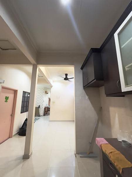 Rumah Teres 1-Tingkat untuk Dijual di Bandar Tasik Puteri (Rawang) - Tom Yip - Living Room - PropertyGuru.com.my