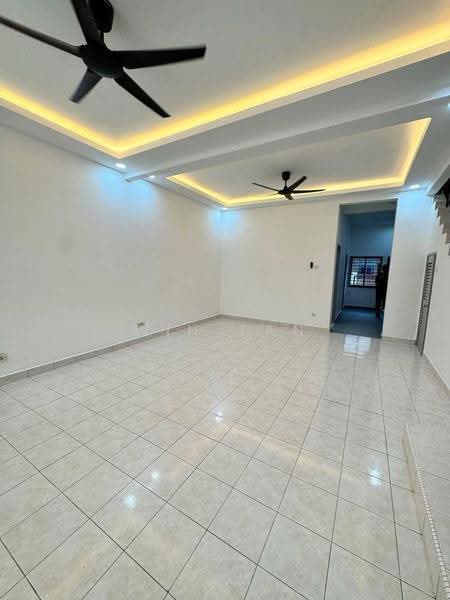 2-storey Terraced House for Sale in Bandar Putra Kulai (Kulai) - Win Tan - Living Room - PropertyGuru.com.my