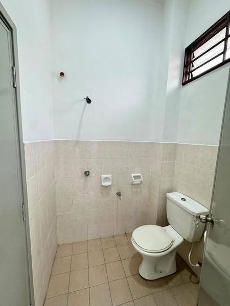 2-storey Terraced House for Sale in Bandar Putra Kulai (Kulai) - Win Tan - Bathroom - PropertyGuru.com.my