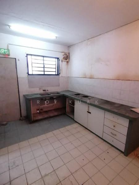 2-storey Terraced House for Sale in Taman Perwira (Simpang Ampat) - Roy Kuak - Kitchen - PropertyGuru.com.my