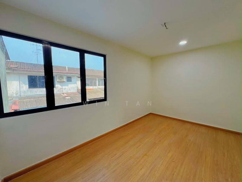 2-storey Terraced House for Sale in Taman Skudai Baru (Skudai) - Win Tan - Bedroom - PropertyGuru.com.my