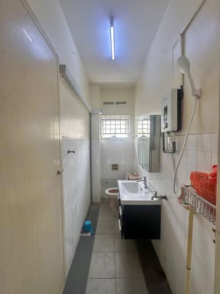 Rumah Banglo untuk Dijual di Kampung Tunku (Petaling Jaya) - Mahirah . - Bathroom - PropertyGuru.com.my