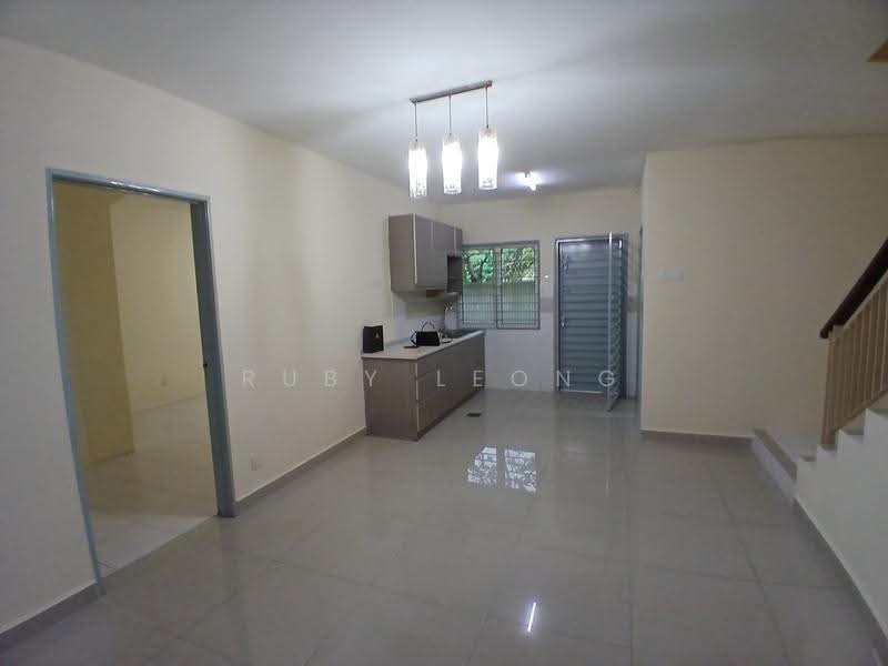 Rumah Bandar untuk Disewa di Kampung Sungai Kayu Ara (Petaling Jaya) - Ruby Leong - Kitchen - PropertyGuru.com.my