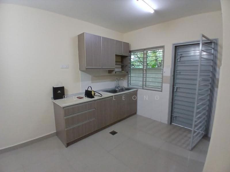 Rumah Bandar untuk Disewa di Kampung Sungai Kayu Ara (Petaling Jaya) - Ruby Leong - Kitchen - PropertyGuru.com.my