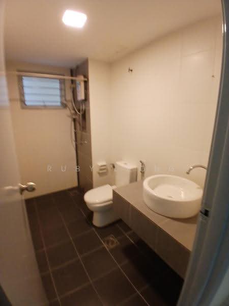 Rumah Bandar untuk Disewa di Kampung Sungai Kayu Ara (Petaling Jaya) - Ruby Leong - Bathroom - PropertyGuru.com.my
