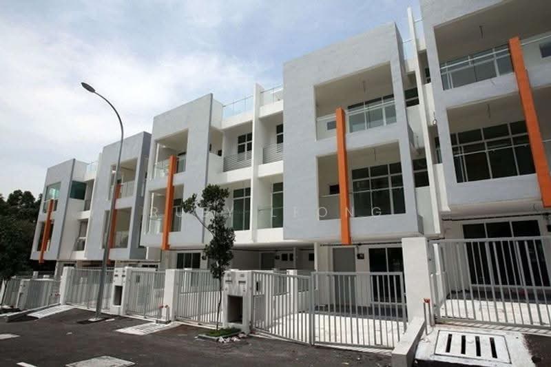 Rumah Bandar untuk Disewa di Kampung Sungai Kayu Ara (Petaling Jaya) - Ruby Leong - Exterior - PropertyGuru.com.my