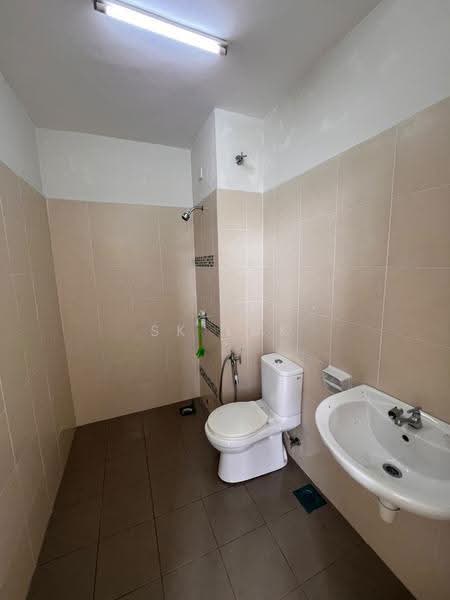 Rumah Teres 2-Tingkat untuk Disewa di Bandar Tasik Puteri (Rawang) - SK Luk - Bathroom - PropertyGuru.com.my