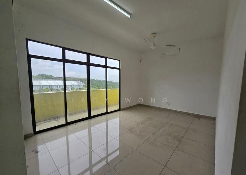 Rumah Teres 3-Tingkat untuk Dijual di Bandar Seri Alam (Masai) - Jack Wong - Balcony - PropertyGuru.com.my
