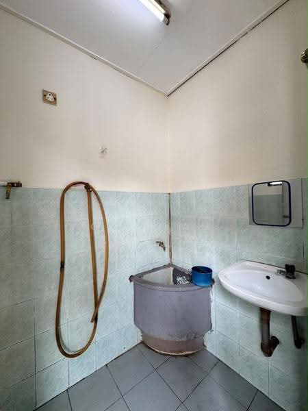 Rumah Teres 1-Tingkat untuk Dijual di Ipoh (Perak) - Ck Nyau - Bathroom - PropertyGuru.com.my