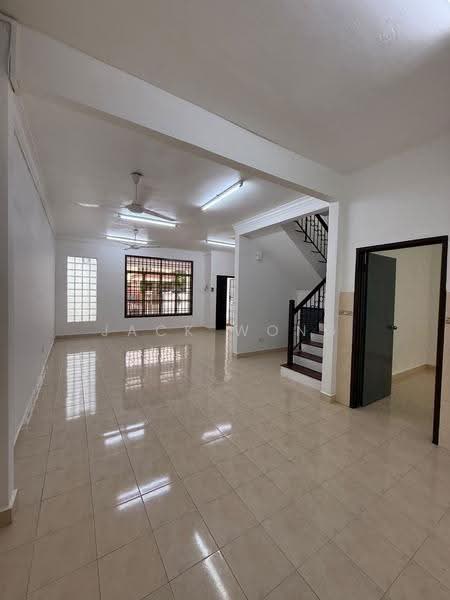 Rumah Teres 2-Tingkat untuk Dijual di Taman Mutiara Rini (Skudai) - Jack Wong - Living Room - PropertyGuru.com.my