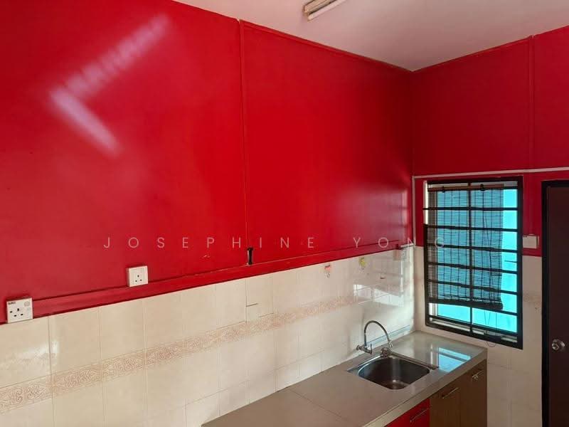 Rumah Teres 2-Tingkat untuk Disewa di Taman Setia Indah (Tebrau) - Josephine Yong - Kitchen - PropertyGuru.com.my