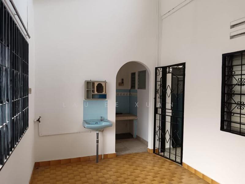 1-storey Terraced House for Sale in Taman Pantai (Batu Pahat) - Lau Ee Xuan - Kitchen - PropertyGuru.com.my