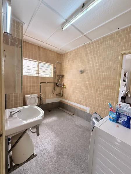 Rumah Banglo untuk Dijual di Ampang (Selangor) - Mahirah . - Bathroom - PropertyGuru.com.my