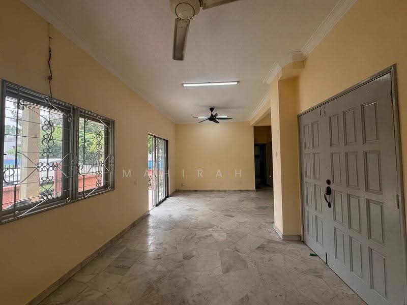 Rumah Teres 2-Tingkat untuk Dijual di Kampung Tunku (Petaling Jaya) - Mahirah . - Living Room - PropertyGuru.com.my