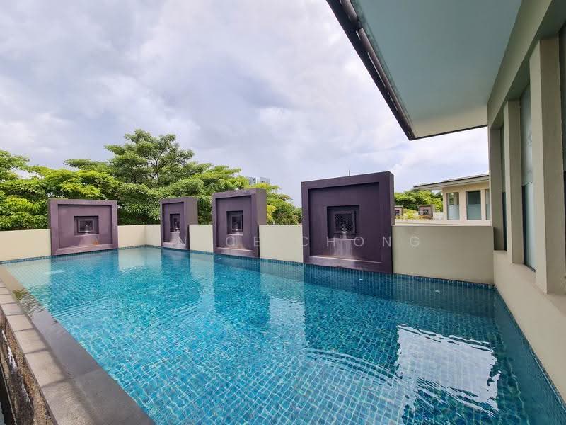 Bungalow House for Sale in Bukit Gita Bayu (Seri Kembangan) - Venice Chong - Pool - PropertyGuru.com.my