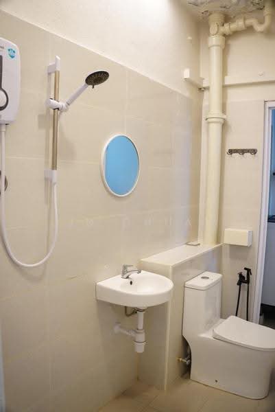 Flat for Rent at Lucky Garden - Jin Chuah - Bathroom - PropertyGuru.com.my