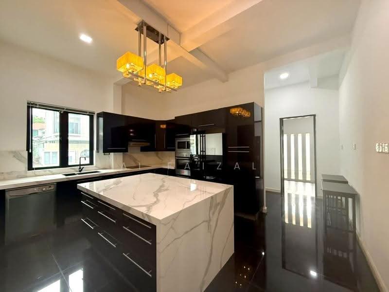 Bungalow House for Sale in Perdana Lakeview East (Cyberjaya) - Ai Faizal - PropertyGuru.com.my
