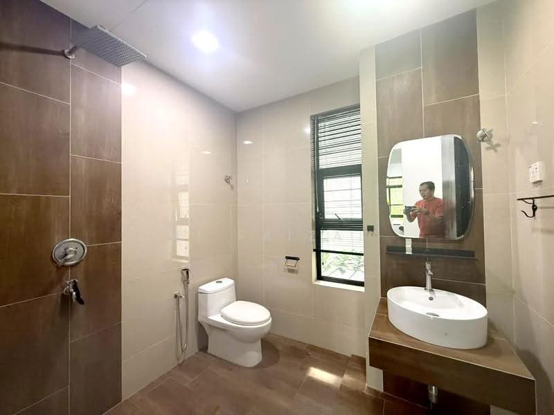 Bungalow House for Sale in Perdana Lakeview East (Cyberjaya) - Ai Faizal - PropertyGuru.com.my