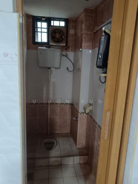 Rumah Teres 2-Tingkat untuk Dijual di Taman Pelangi (Johor Bahru) - U Hon Kun - Bathroom - PropertyGuru.com.my