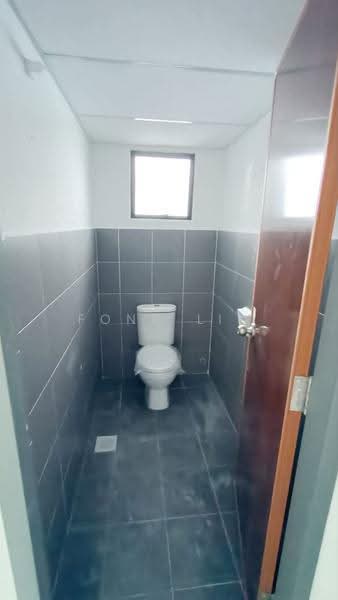 Kedai untuk Dijual di Bandar Bistari Perdana (Pasir Gudang) - Fong Lik - Bathroom - PropertyGuru.com.my
