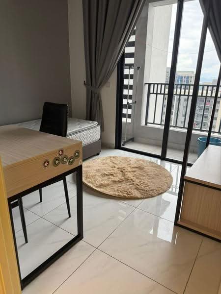 Kediaman Servis untuk Dijual di Equine Residence - Yao Tan - Balcony - PropertyGuru.com.my