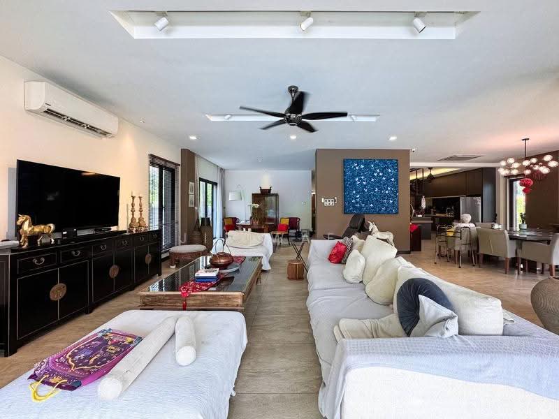 Bungalow House for Sale in Taman Tasik Prima (Puchong) - Jik Wafa - Living Room - PropertyGuru.com.my
