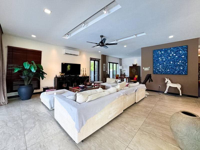 Bungalow House for Sale in Taman Tasik Prima (Puchong) - Jik Wafa - Living Room - PropertyGuru.com.my