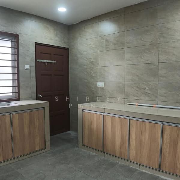 2-storey Terraced House for Sale in Taman Puteri Wangsa (Ulu Tiram) - Shirley Pang - Kitchen - PropertyGuru.com.my