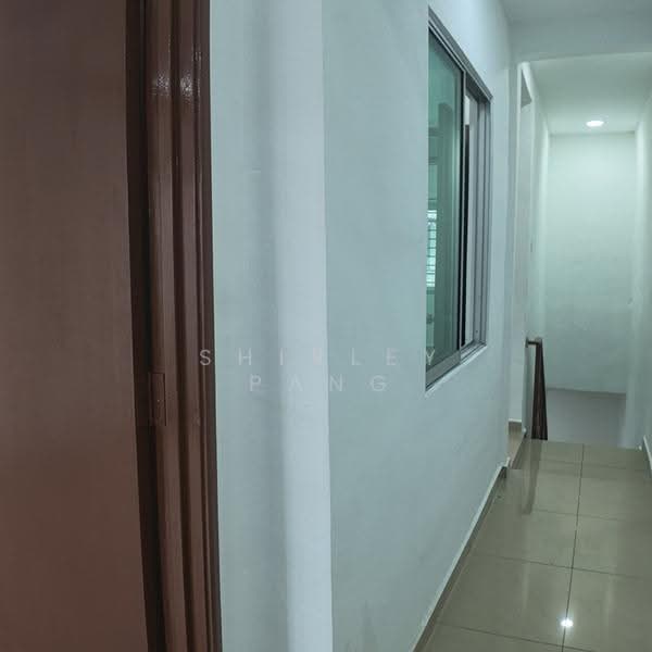2-storey Terraced House for Sale in Taman Puteri Wangsa (Ulu Tiram) - Shirley Pang - Corridor - PropertyGuru.com.my