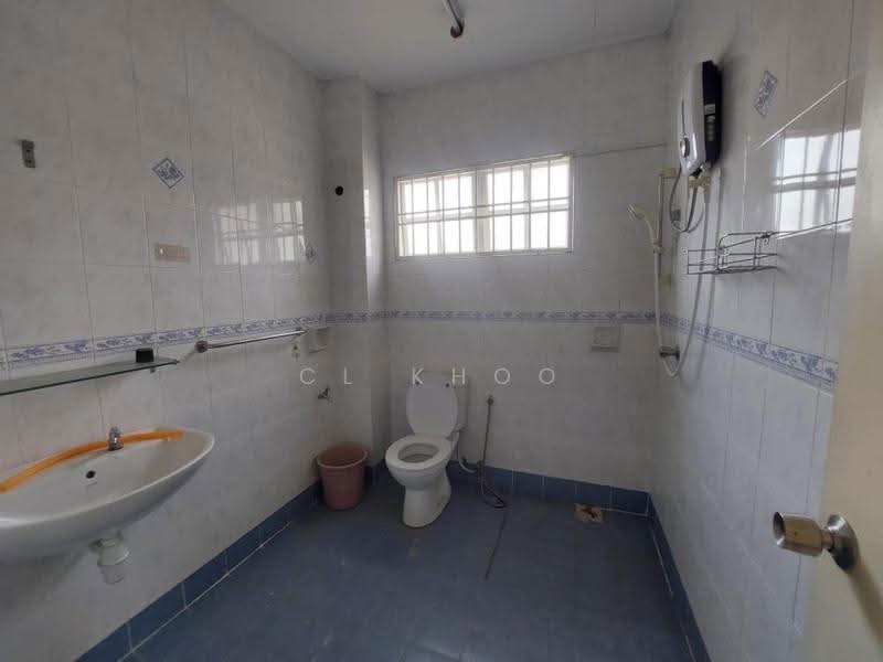 2.5-storey Terraced House for Sale in Bandar Puteri Puchong (Puchong) - Cl Khoo - Bathroom - PropertyGuru.com.my