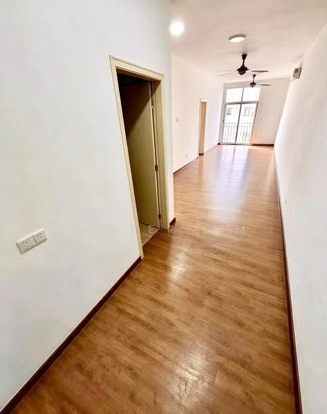 Kondominium untuk Disewa di Lakefront Homes - Baxter Lim - Corridor - PropertyGuru.com.my