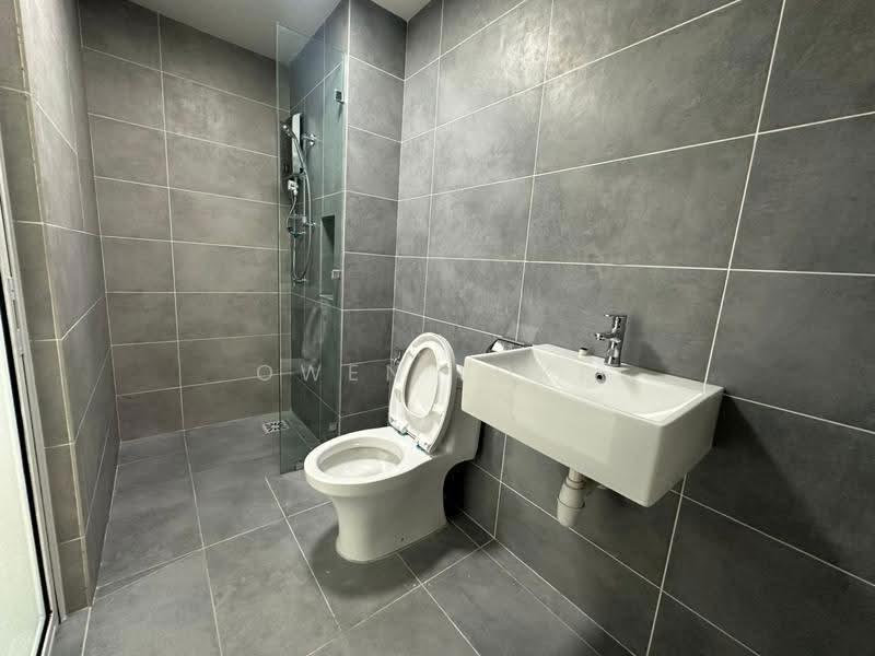 Kediaman Servis untuk Disewa di 121 Residences - Owen Loke - Bathroom - PropertyGuru.com.my