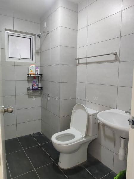 Kediaman Servis untuk Disewa di Residensi Rimbun @ Canopy Hills - Alex Leaw - Bathroom - PropertyGuru.com.my