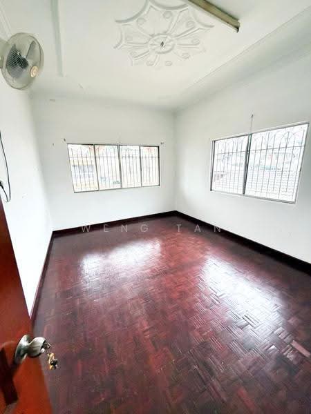 Bungalow House for Rent in Sungai Way Free Indsutrial Zone (Petaling Jaya) - Weng Tan - PropertyGuru.com.my